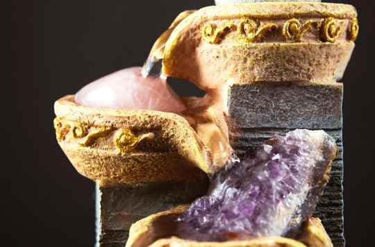 Tabletop fountain with amethyst stones
