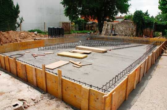Encofrados para cimientos de casa