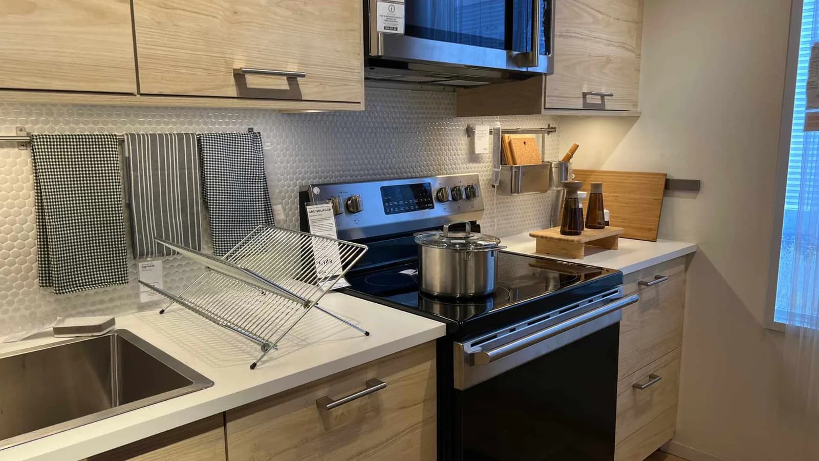 Induction cooktop in IKEA kitchen