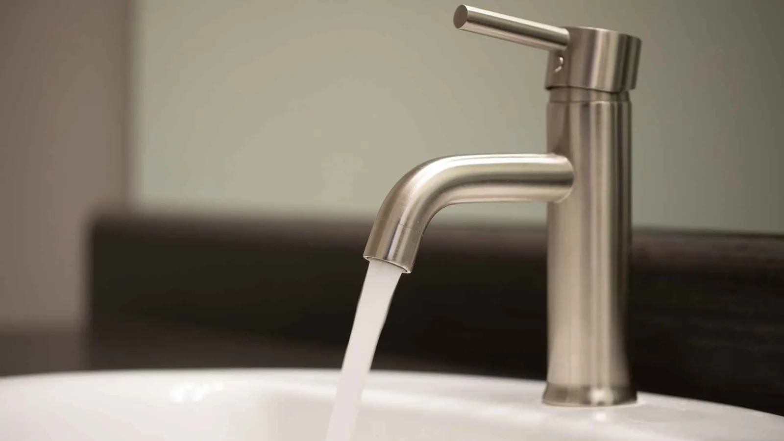 modern bathroom faucet