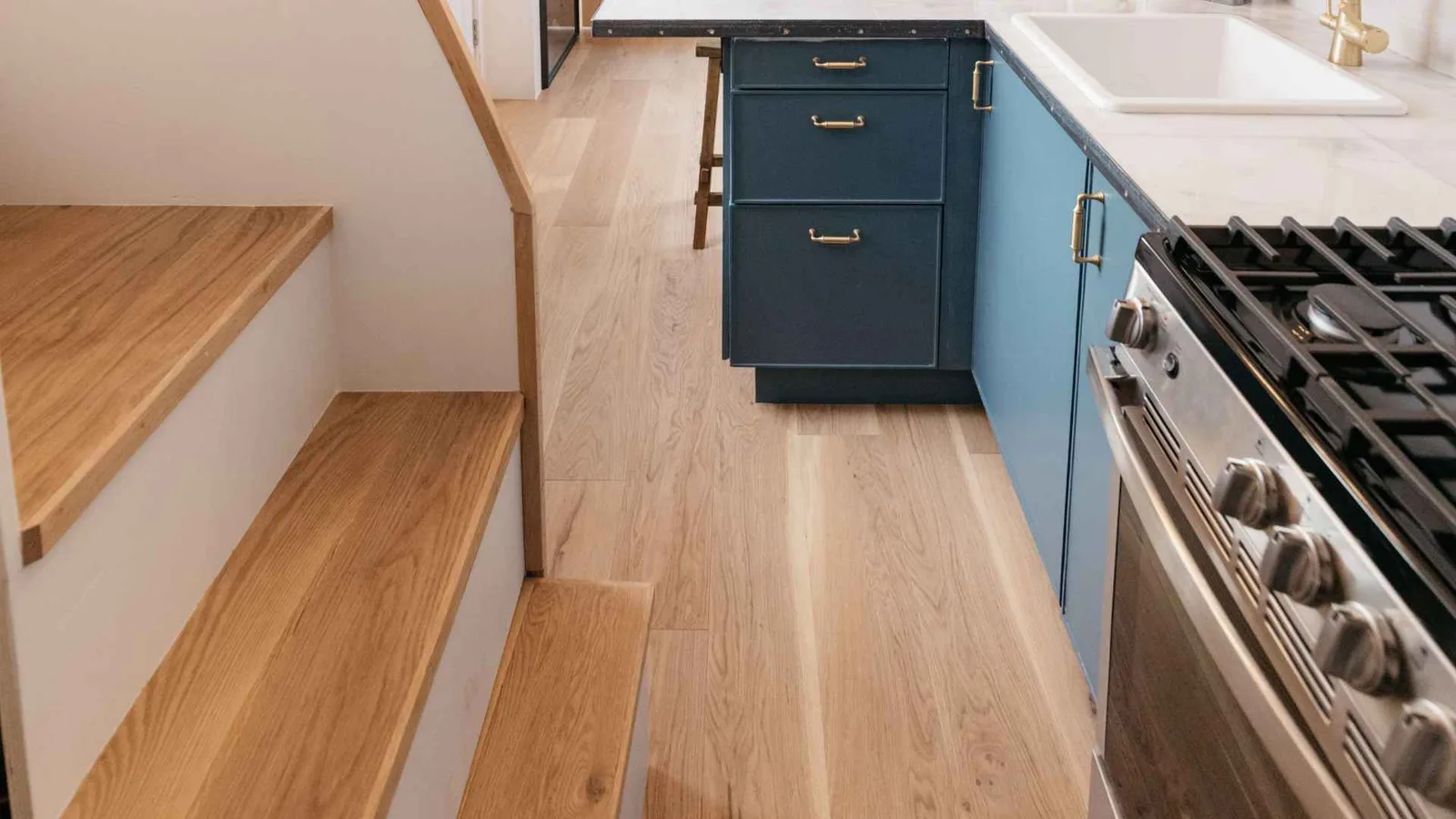 steps to loft in tiny home