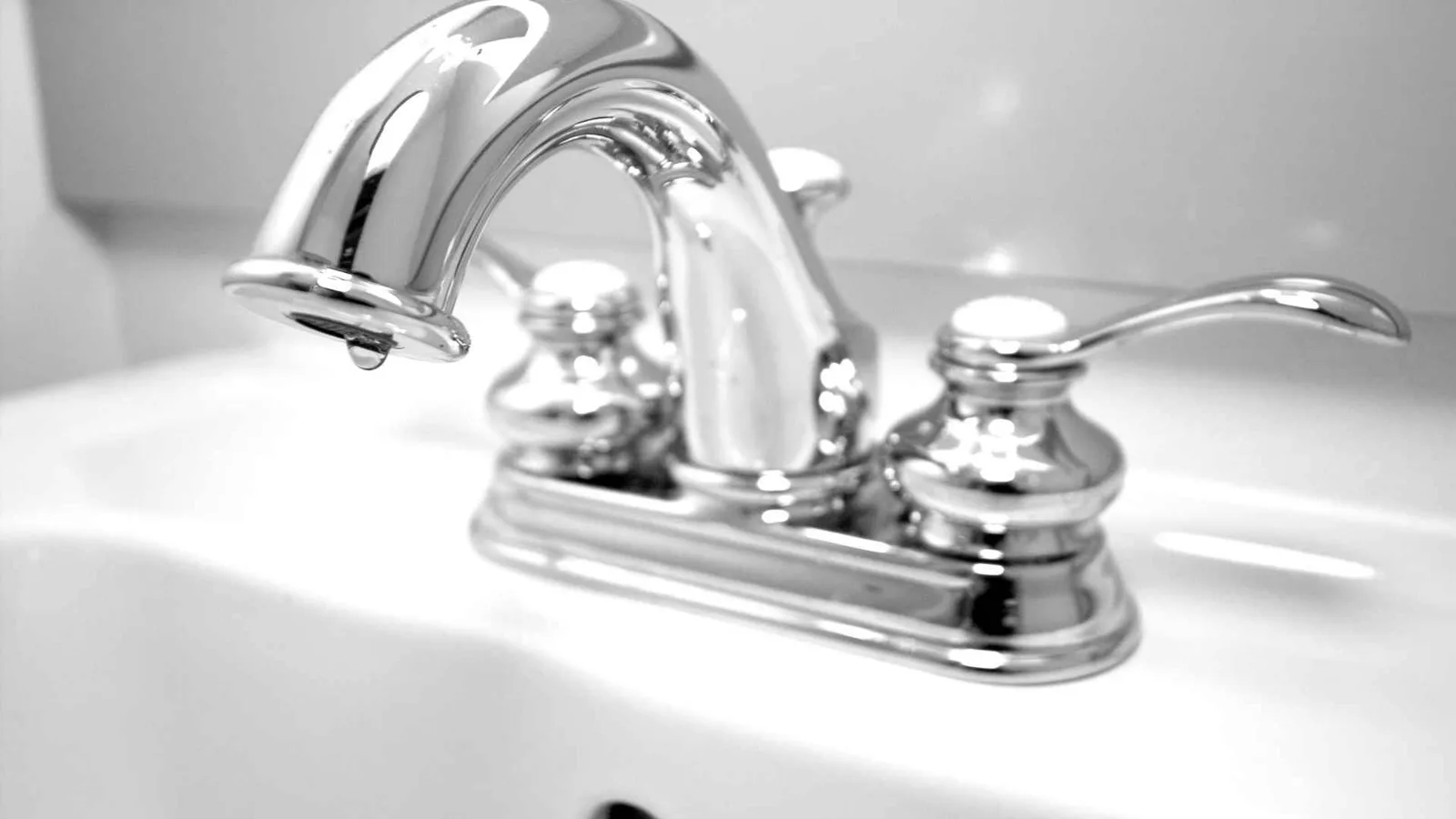traditional vanity faucet