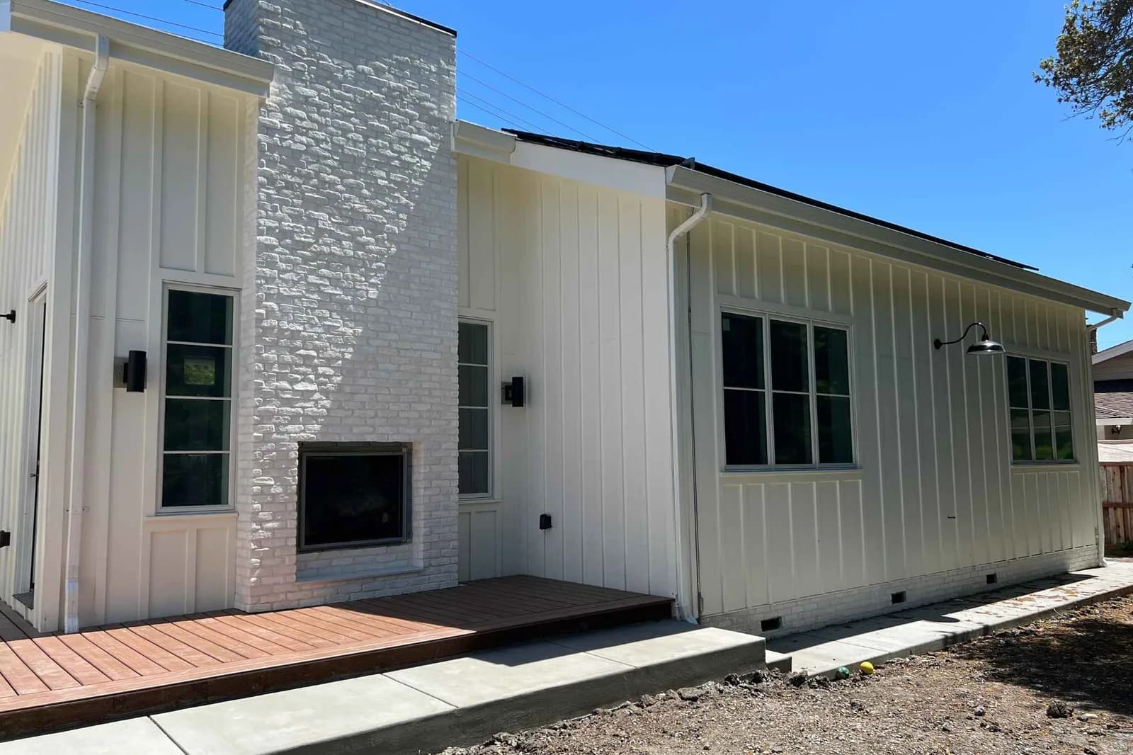 1000 sq ft ADU fire-resistant, rear side with deck