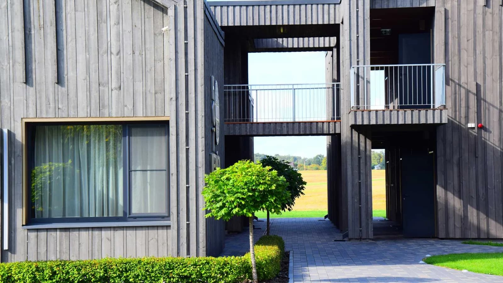 Connecting cottages