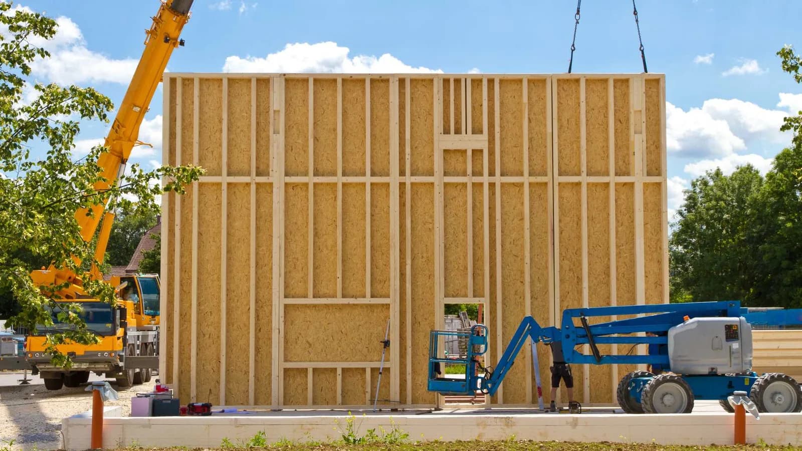 crane lifting walls for prefabricated home kit