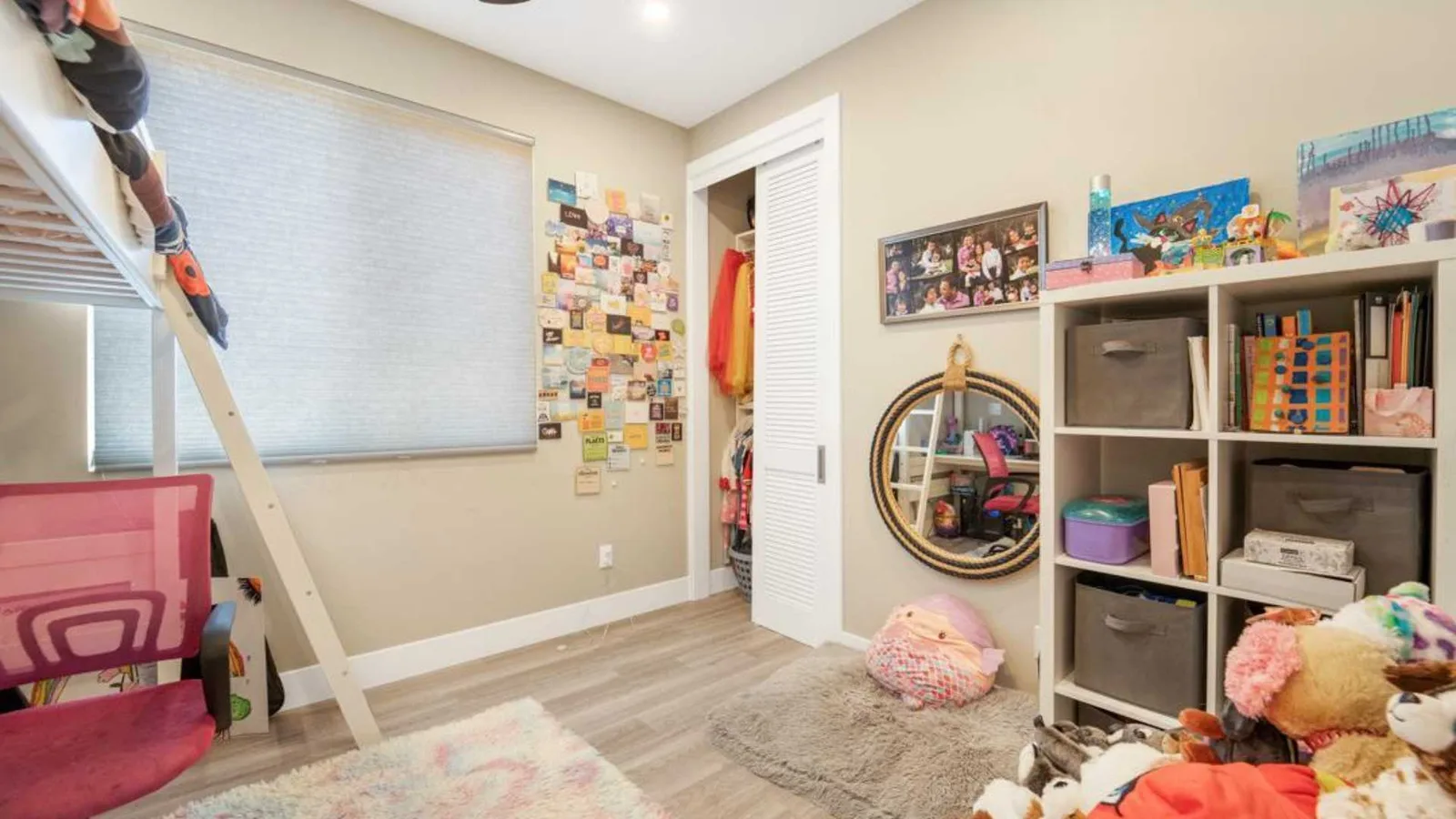 kid's bedroom in 1000 sq ft 3 bed 2 bath ADU